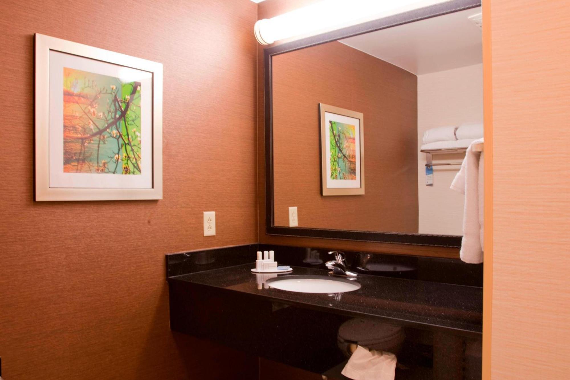 Fairfield Inn & Suites Bedford Eksteriør billede